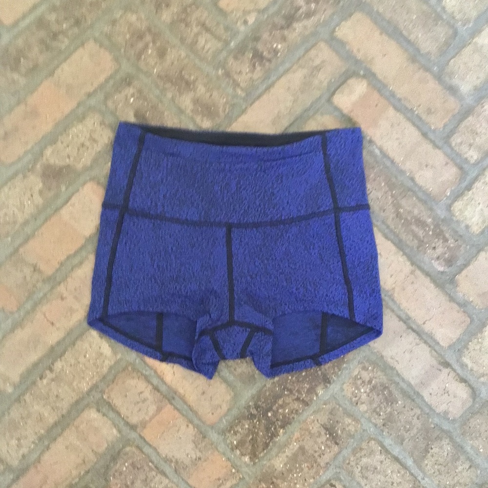 Lululemon biker shorts size 4